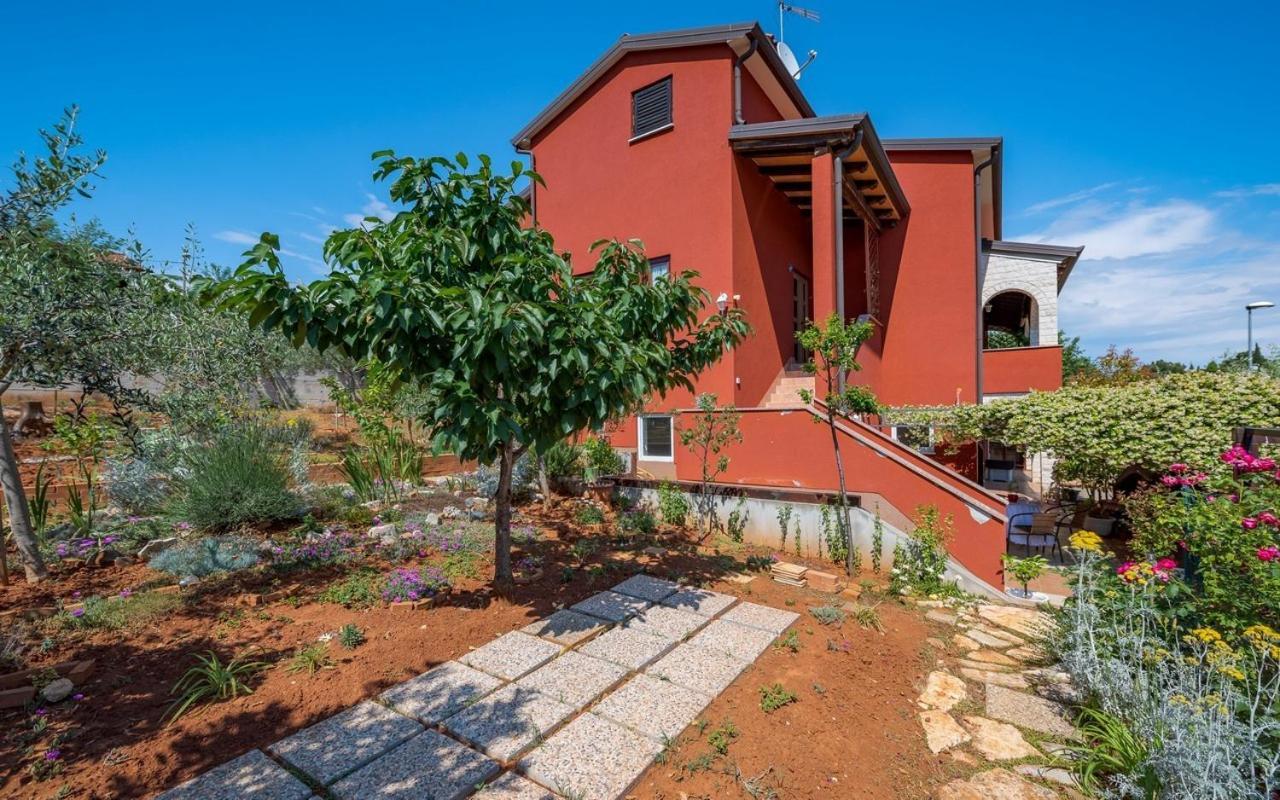 Iva House With Apartment Umag Exterior photo