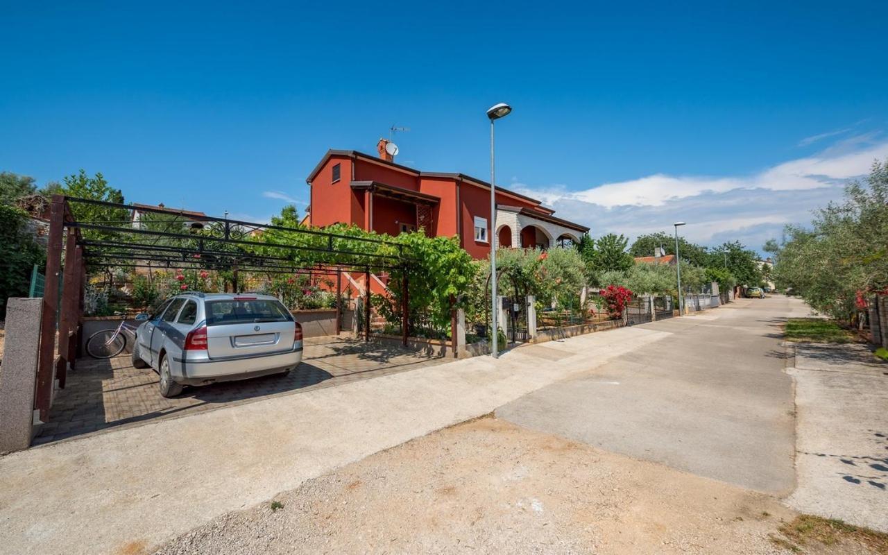 Iva House With Apartment Umag Exterior photo
