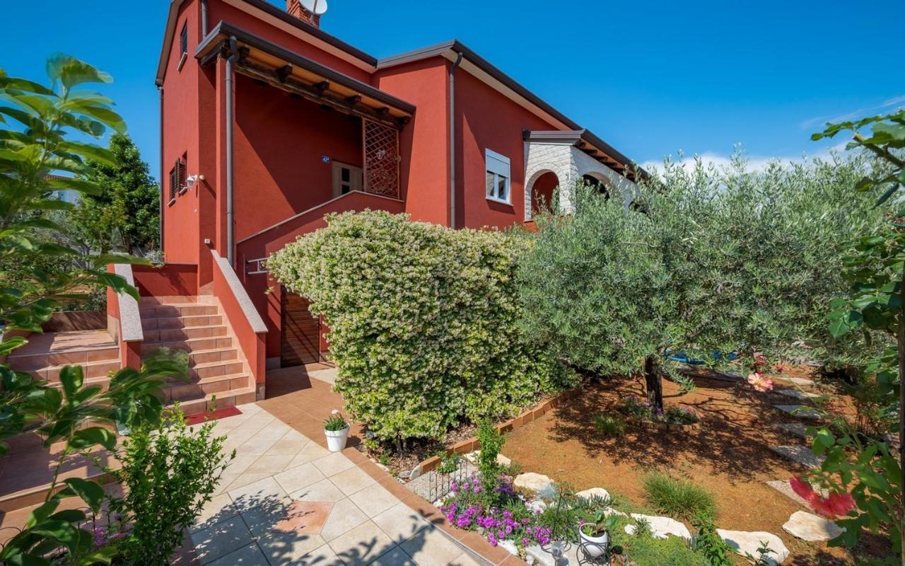Iva House With Apartment Umag Exterior photo