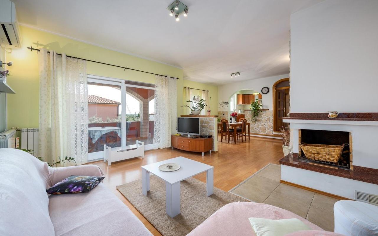 Iva House With Apartment Umag Exterior photo