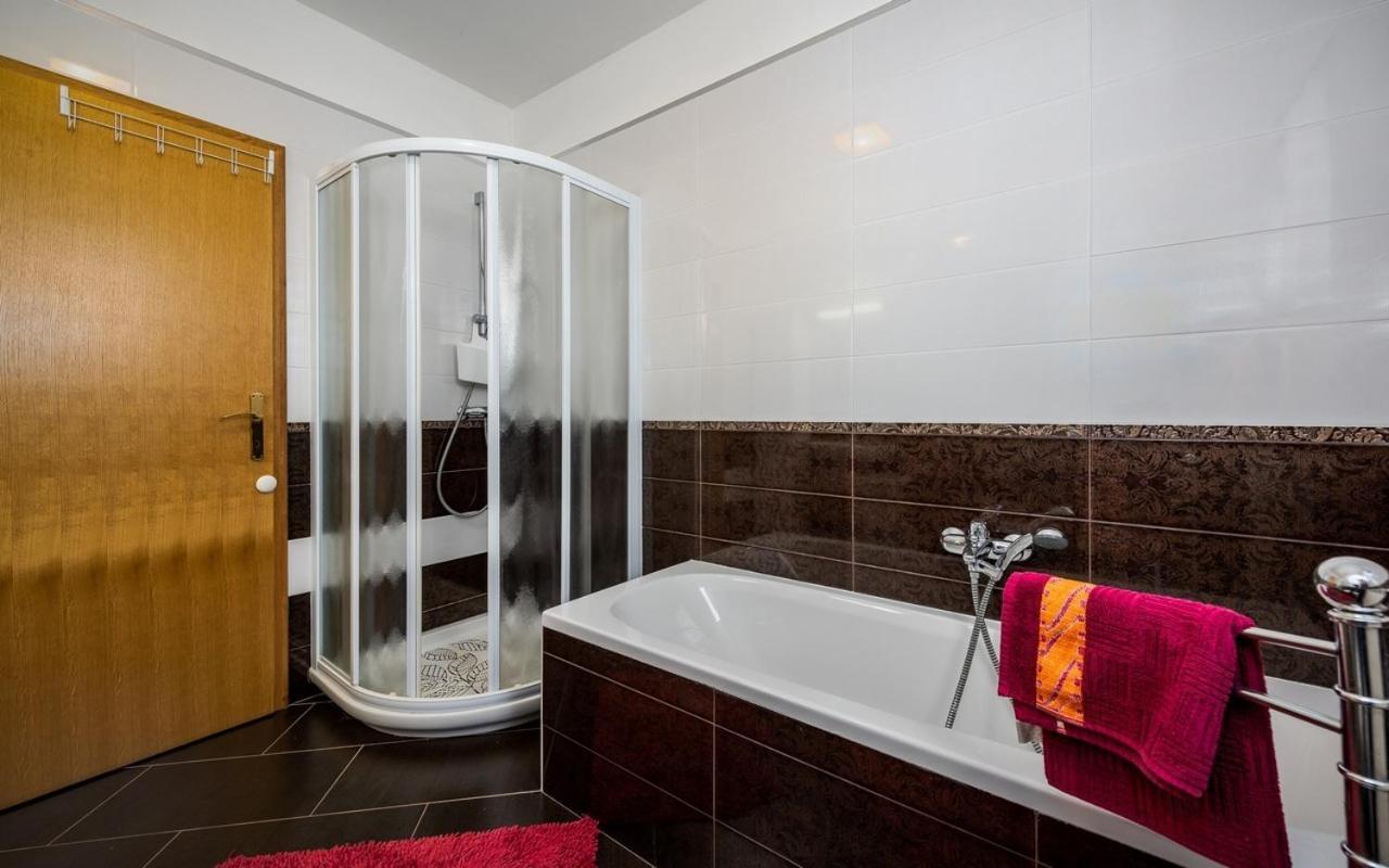 Iva House With Apartment Umag Exterior photo